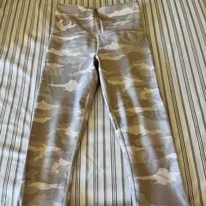 XS Cropped Athleta Leggings